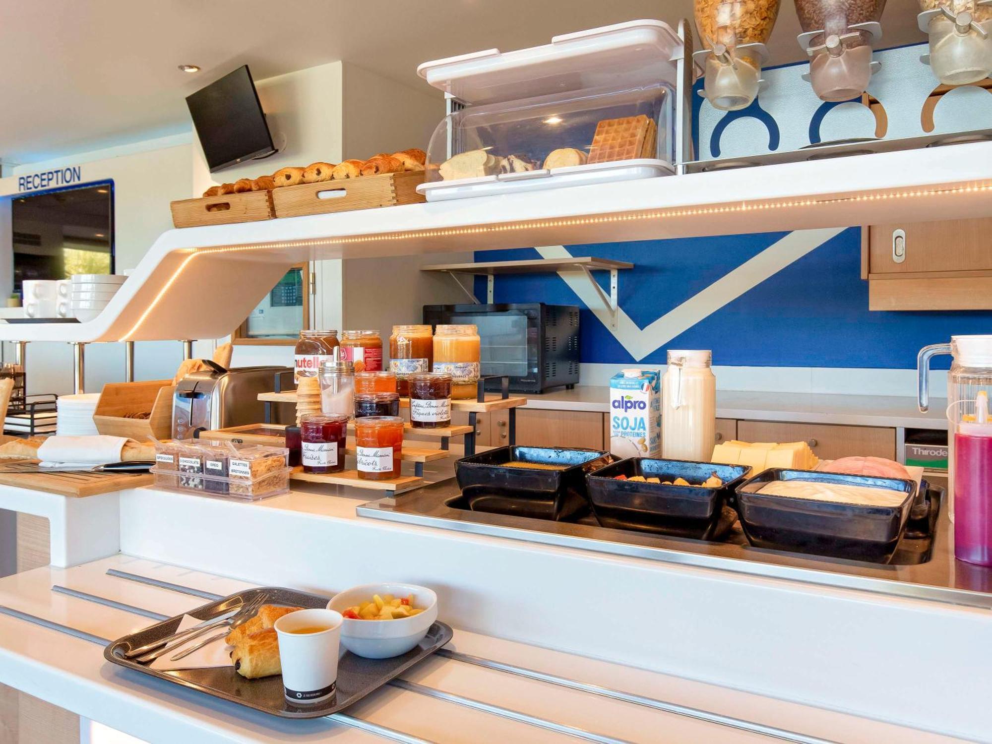 Ibis Budget Saint-Maximin エクステリア 写真