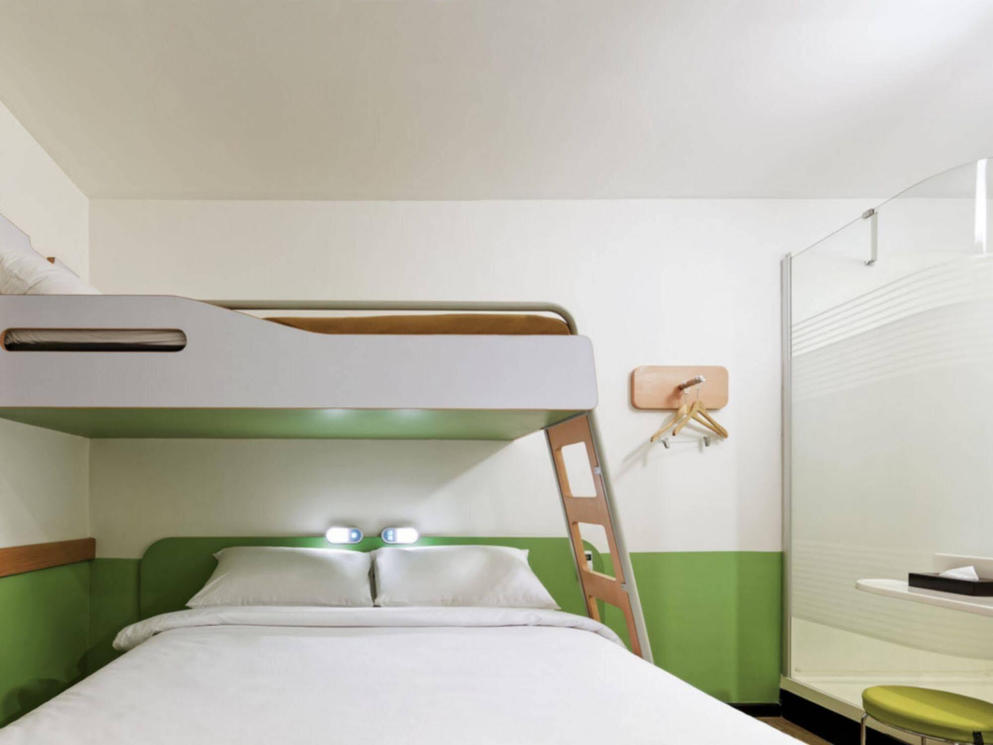 Ibis Budget Saint-Maximin エクステリア 写真