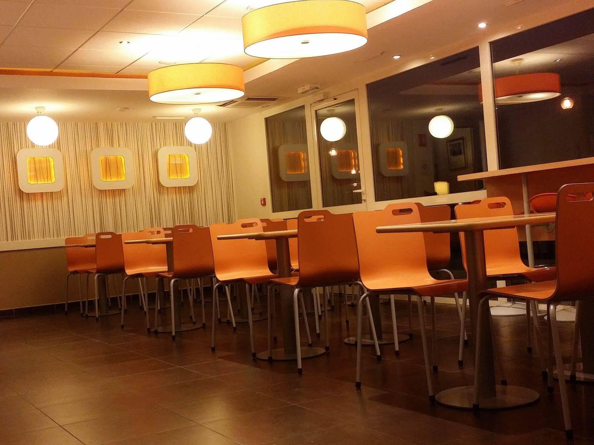 Ibis Budget Saint-Maximin エクステリア 写真
